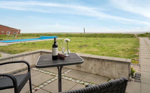 Annagrete - 12Km from the Sea: Zona Residenziale, Tetto, Sobborgo, Driveway, Estate, Camino