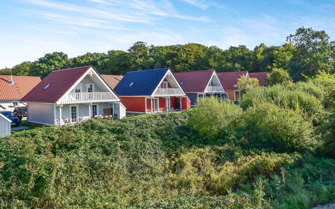 Uffe - 100M to the Fjord: Costruzione, Casa, Finestra, Casa, Tetto, Zona Residenziale, Arbusto, Villetta, Lotto