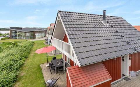 Uffe - 100M to the Fjord: Costruzione, Casa, Finestra, Casa, Tetto, Zona Residenziale, Arbusto, Villetta, Lotto