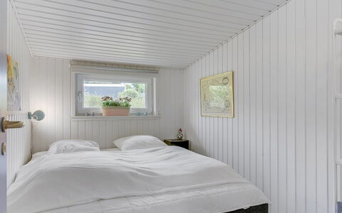Elain - from the Sea: Soffitto, Interior Design, Pavimentazione, Camera Da Letto, Pavimento, Bedding, Letto, Lenzuolo, Plank, Lampada
