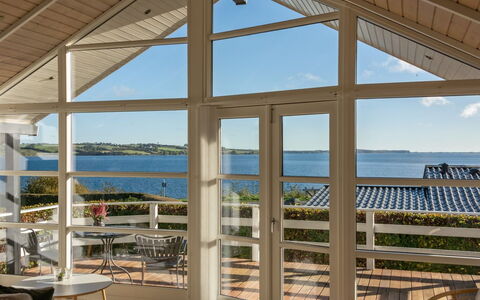 Nica - 100M from the Sea: Tetto, Casa, Casa, Villetta, Raccordo, Estate, Driveway, Edifici Giardino, Cortile, Capannone