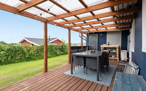 Roar - 500M from the Sea: Legna, Mobili Da Esterno, Latifoglie, Deck, Color Legno, Tavolo Esterno, Plank, Shade, Portico, Terrazza