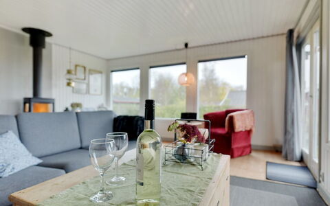 Roar - 500M from the Sea: Mobilia, Interior Design, Divano, Pavimentazione, Pavimento, Soffitto, Soggiorno, Camera