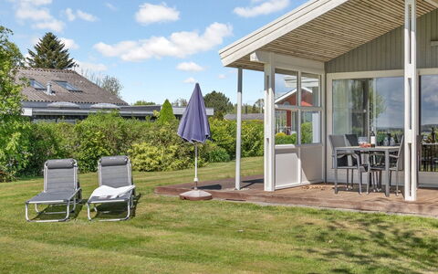 Denahi - 400M to the Fjord: Zona Residenziale, Tetto, Sobborgo, Driveway, Estate, Camino