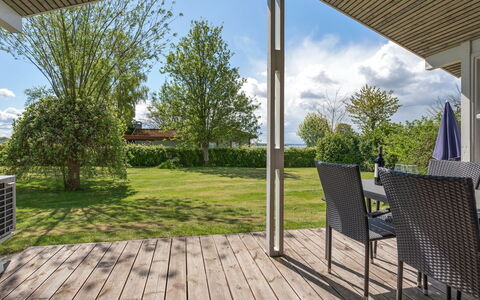 Denahi - 400M to the Fjord: Zona Residenziale, Tetto, Sobborgo, Driveway, Estate, Camino