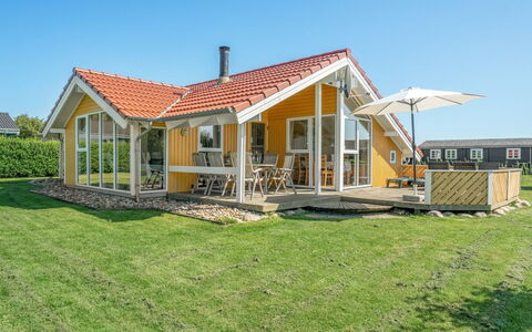 Susse - 400M to the Fjord: Costruzione, Casa, Finestra, Casa, Tetto, Zona Residenziale, Arbusto, Villetta, Lotto