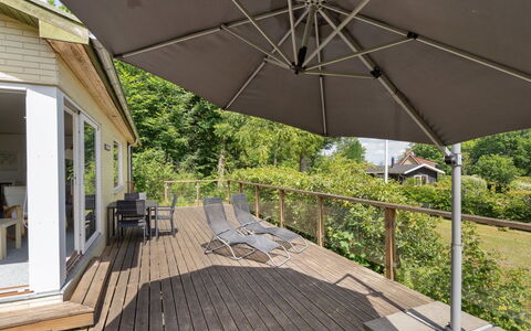 Engelke - 150M from the Sea: Zona Residenziale, Tetto, Sobborgo, Driveway, Estate, Camino