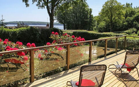 Engelke - 150M from the Sea: Zona Residenziale, Tetto, Sobborgo, Driveway, Estate, Camino