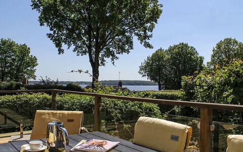 Engelke - 150M from the Sea: Zona Residenziale, Tetto, Sobborgo, Driveway, Estate, Camino
