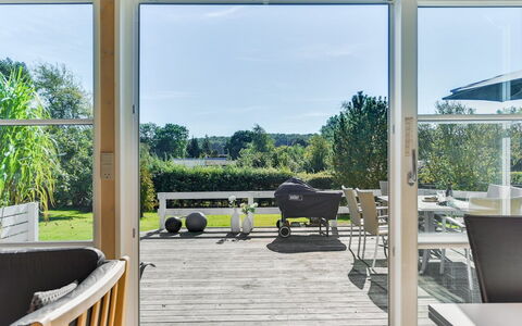 Leandra - 600M from the Sea: Zona Residenziale, Tetto, Sobborgo, Driveway, Estate, Camino
