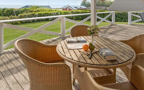 Annvy - 200M from the Sea: Mobilia, Interior Design, Pavimentazione, Legna, Pavimento, Soffitto, Pavimento In Legno, Sedia, Tavolo, Illuminazione