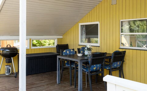 Hannelise - 30Km from the Sea: Legna, Pavimentazione, Pavimento, Interior Design, Soffitto, Mobilia, Pavimento In Legno, Portico, Color Legno, Latifoglie