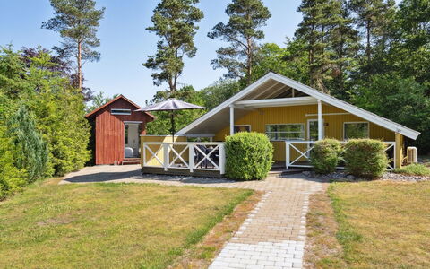Hannelise - 30Km from the Sea: Casa, Tetto, Villetta, Casa, Shade, Estate, Giardino, Edifici Giardino, Landscaping, Portico