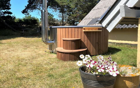 Ødke - 3.5Km from the Sea: Legna, Color Legno, Latifoglie, Giardino, Backyard, Struttura Esterna, Design, Cortile, Capannone, Edifici Giardino