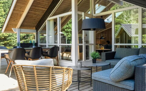 Anastaja - 12Km from the Sea: Mobilia, Interior Design, Pavimentazione, Legna, Pavimento, Soffitto, Pavimento In Legno, Sedia, Tavolo, Illuminazione