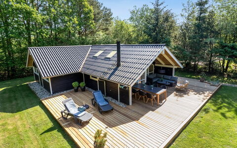 Anastaja - 12Km from the Sea: Mobilia, Interior Design, Pavimentazione, Legna, Pavimento, Soffitto, Pavimento In Legno, Sedia, Tavolo, Illuminazione