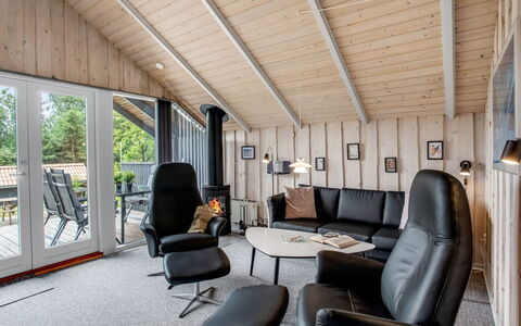Tecla - 12Km from the Sea: Legna, Interior Design, Soffitto, Mobilia, Casa, Sedia, Lampada, Soggiorno, Appartamento, Latifoglie