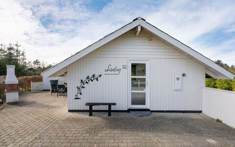 Edvardsine - 12Km from the Sea: Tetto, Casa, Lotto, Casa, Villetta, Estate, Edifici Giardino, Shade, Log Cabin, Landscaping