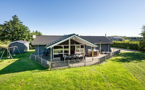 Findus - 1.2Km to the Fjord: Legna, Mobilia, Appartamento, Camera, Soffitto, Color Legno, Sedia, Latifoglie, Vernice, Legname