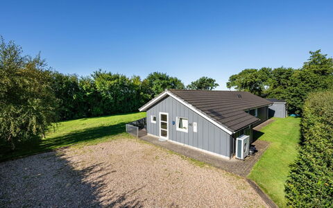 Findus - 1.2Km to the Fjord: Legna, Mobilia, Appartamento, Camera, Soffitto, Color Legno, Sedia, Latifoglie, Vernice, Legname
