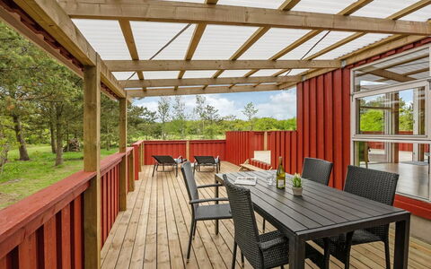 Halla - 200M to the Fjord: Mobilia, Interior Design, Pavimentazione, Legna, Pavimento, Soffitto, Pavimento In Legno, Sedia, Tavolo, Illuminazione