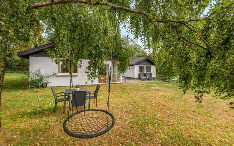 Naumka - 200M to the Fjord: Ramo, Ramoscello, Prato, Giardino, Villetta, Shade, Backyard, Cortile, Landscaping, Parco