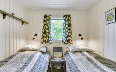 Elizabeth - 400M to the Fjord: Legna, Interior Design, Casa, Soffitto, Mobilia, Pavimento, Camera Da Letto, Letto, Telaio Del Letto, Bedding