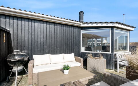 Jorie - 100M from the Sea: Legna, Casa, Sedia, Latifoglie, Color Legno, Deck, Shade, Portico, Mobili Da Esterno