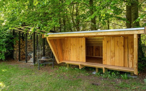 Ulrike - 600M to the Fjord: Mobilia, Interior Design, Pavimentazione, Legna, Pavimento, Soffitto, Pavimento In Legno, Sedia, Tavolo, Illuminazione