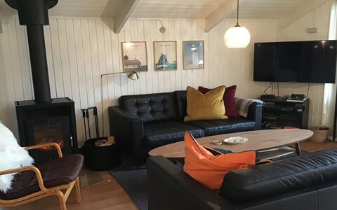 Yngve - 56.5Km from the Sea: Tetto, Casa, Casa, Villetta, Raccordo, Estate, Driveway, Edifici Giardino, Cortile, Capannone