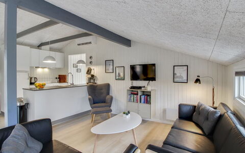 Hariette: Interior Design, Soffitto, Pavimentazione, Mobilia, Pavimento, Divano, Camera, Soggiorno, Casa, Appartamento