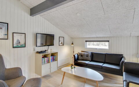 Hariette: Soffitto, Legna, Interior Design, Pavimentazione, Pavimento, Camera, Lampada, Soggiorno, Pavimento In Legno, Latifoglie
