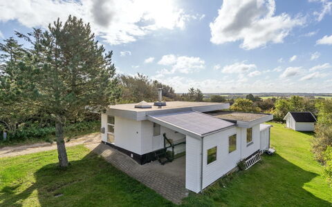 Tomine - 500M to the Fjord: Architettura, Tetto, Casa, Materiale Composito, Illuminazione Diurna, Raccordo, Driveway
