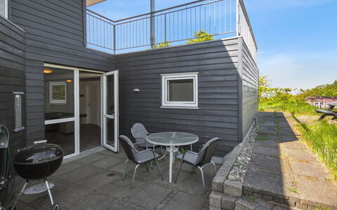 Ginny - 300M to the Fjord: Architettura, Casa, Raccordo, Materiale Composito, Balcone, Portico, Deck, Villetta, Corrimano, Cortile
