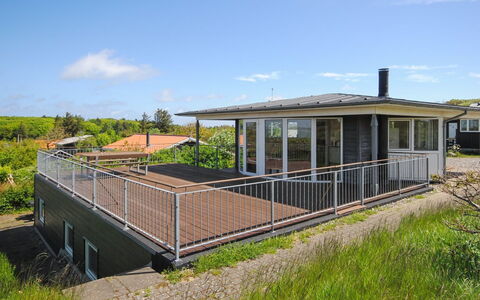 Ginny - 300M to the Fjord: Tetto, Portico, Casa, Villetta, Estate, Balcone, Shade, Design, Raccordo, Deck