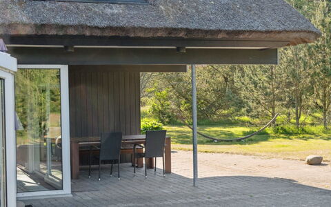 Gertrudis - 2Km to the Fjord: Legna, Tetto, Portico, Shade, Mobili Da Esterno, Deck, Struttura Esterna, Sedia, Latifoglie, Edifici Giardino