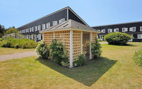 Cita - 100M to the Fjord: Blu, Arbusto, Villetta, Groundcover, Giardino, Estate, Shade, Landscaping, Agriturismo, Eco Hotel