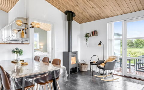 Selke - 300M to the Fjord: Appartamento, Shade, Balcone, Sedia, Recinzione, Mobili Da Esterno, Alluminio, Erba Sintetica