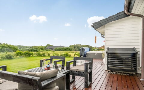 Selke - 300M to the Fjord: Appartamento, Shade, Balcone, Sedia, Recinzione, Mobili Da Esterno, Alluminio, Erba Sintetica