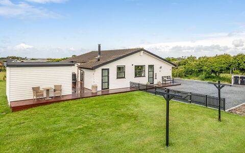 Selke - 300M to the Fjord: Appartamento, Shade, Balcone, Sedia, Recinzione, Mobili Da Esterno, Alluminio, Erba Sintetica