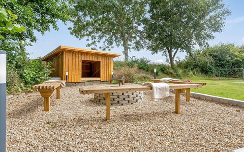 Gudfast - 300M to the Fjord: Architettura, Tetto, Casa, Materiale Composito, Illuminazione Diurna, Raccordo, Driveway