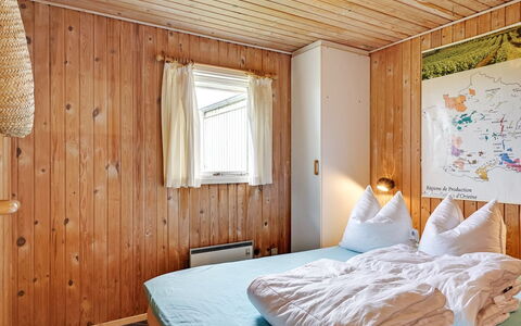 Pavo - 300M to the Fjord: Camera Da Letto, Legna, Interior Design, Letto, Lenzuolo, Soffitto, Mobilia, Pavimentazione, Pavimento, Bedding