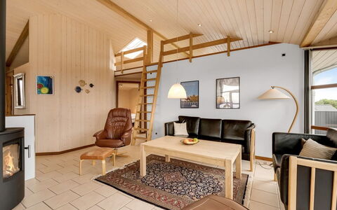 Malila - 400M to the Fjord: Interior Design, Pavimentazione, Mobilia, Legna, Pavimento, Soffitto, Camera, Soggiorno, Pavimento In Legno, Divano