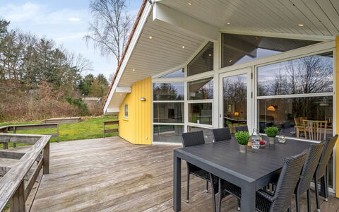 Sesto - 300M to the Fjord: Mobilia, Interior Design, Pavimentazione, Legna, Pavimento, Soffitto, Pavimento In Legno, Sedia, Tavolo, Illuminazione