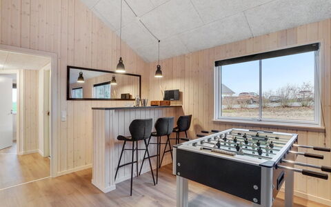 Sibbe - 500M to the Fjord: Legna, Soffitto, Interior Design, Lampada, Pavimentazione, Casa, Pavimento, Cucina, Camera, Pavimento In Legno