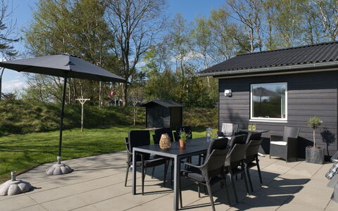 Elissa - 50M to the Fjord: Mobilia, Interior Design, Pavimentazione, Legna, Pavimento, Soffitto, Pavimento In Legno, Sedia, Tavolo, Illuminazione