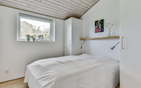 Sylvelin - 400M to the Fjord: Parete, Legna, Soffitto, Camera Da Letto, Interior Design, Pavimentazione, Letto, Pavimento, Lenzuolo, Bedding