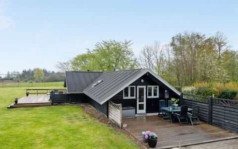 Henrieke - 250M to the Fjord: Zona Residenziale, Tetto, Sobborgo, Driveway, Estate, Camino