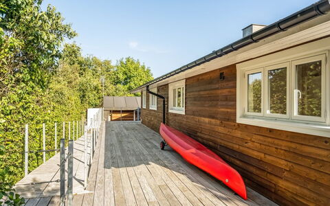Eljas - 200M to the Fjord: Mobilia, Interior Design, Pavimentazione, Legna, Pavimento, Soffitto, Pavimento In Legno, Sedia, Tavolo, Illuminazione