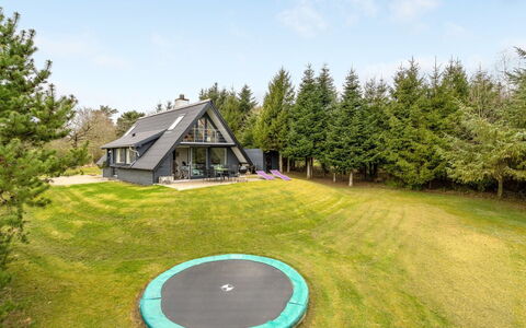 Brunhild - 300M to the Fjord: Tetto, Casa, Lotto, Casa, Villetta, Estate, Edifici Giardino, Shade, Log Cabin, Landscaping